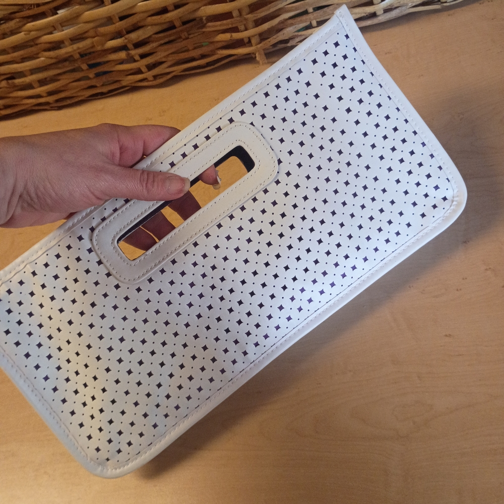 Chic White Cutout Clutch Professional Bag